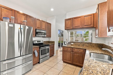 House in Port St. Lucie, Florida 3 bedrooms, 197.23 sq.m. № 2391836 - photo 14