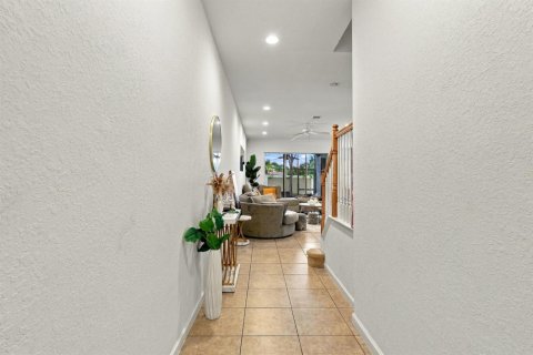 House in Port St. Lucie, Florida 3 bedrooms, 197.23 sq.m. № 2391836 - photo 5