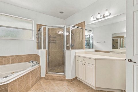 House in Port St. Lucie, Florida 3 bedrooms, 197.23 sq.m. № 2391836 - photo 30