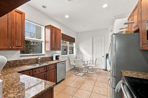 House in Port St. Lucie, Florida 3 bedrooms, 197.23 sq.m. № 2391836 - photo 13