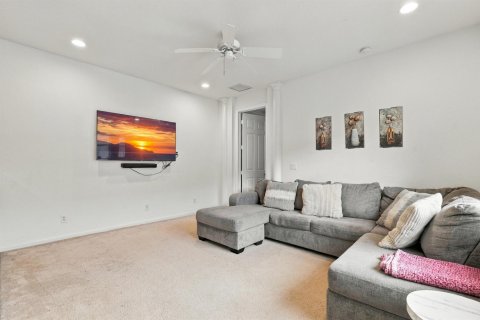 House in Port St. Lucie, Florida 3 bedrooms, 197.23 sq.m. № 2391836 - photo 24