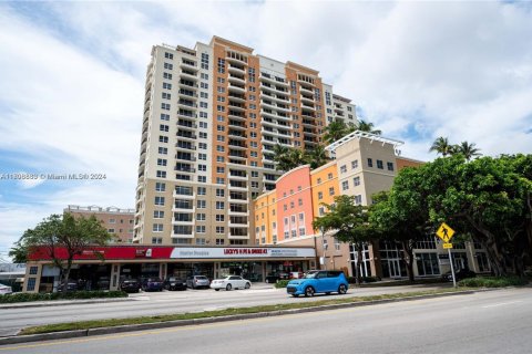 Condo in Miami, Florida, 2 bedrooms  № 1461216 - photo 1