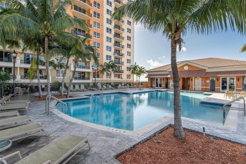 Condo in Miami, Florida, 2 bedrooms  № 1461216 - photo 22