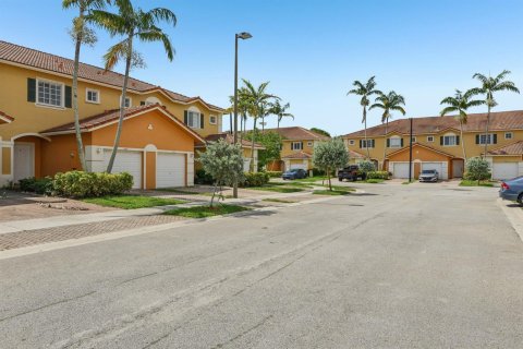 Townhouse in Margate, Florida 3 bedrooms, 125.98 sq.m. № 2086546 - photo 4