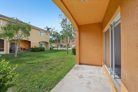 Townhouse in Margate, Florida 3 bedrooms, 125.98 sq.m. № 2086546 - photo 29