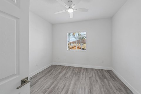 Townhouse in Margate, Florida 3 bedrooms, 125.98 sq.m. № 2086546 - photo 25