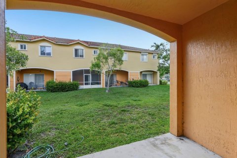 Townhouse in Margate, Florida 3 bedrooms, 125.98 sq.m. № 2086546 - photo 28