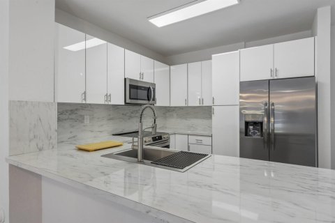 Townhouse in Margate, Florida 3 bedrooms, 125.98 sq.m. № 2086546 - photo 8