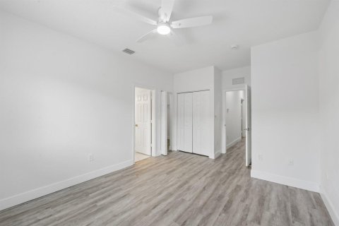 Townhouse in Margate, Florida 3 bedrooms, 125.98 sq.m. № 2086546 - photo 15