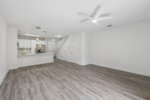 Townhouse in Margate, Florida 3 bedrooms, 125.98 sq.m. № 2086546 - photo 9
