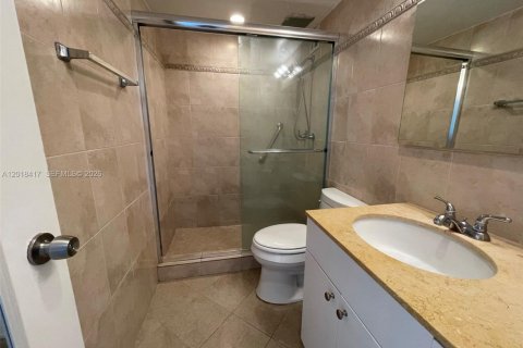 Condominio en alquiler en Miami Beach, Florida, 2 dormitorios, 105.35 m2 № 2085756 - foto 9
