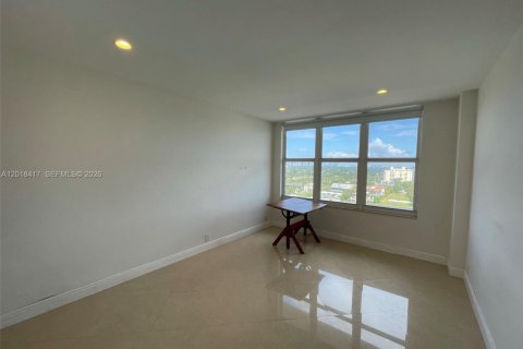 Condominio en alquiler en Miami Beach, Florida, 2 dormitorios, 105.35 m2 № 2085756 - foto 8