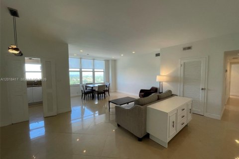 Condominio en alquiler en Miami Beach, Florida, 2 dormitorios, 105.35 m2 № 2085756 - foto 4