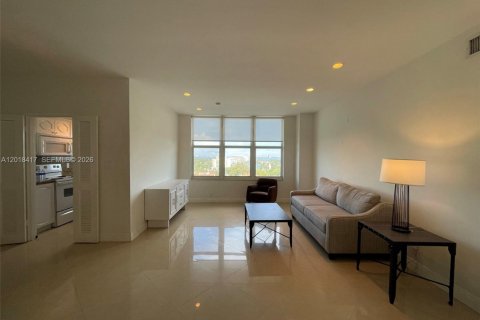 Condominio en alquiler en Miami Beach, Florida, 2 dormitorios, 105.35 m2 № 2085756 - foto 2