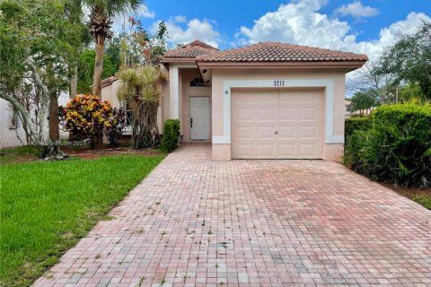 Villa ou maison à vendre à Pembroke Pines, Floride: 3 chambres, 131.55 m2 № 1882594 - photo 1
