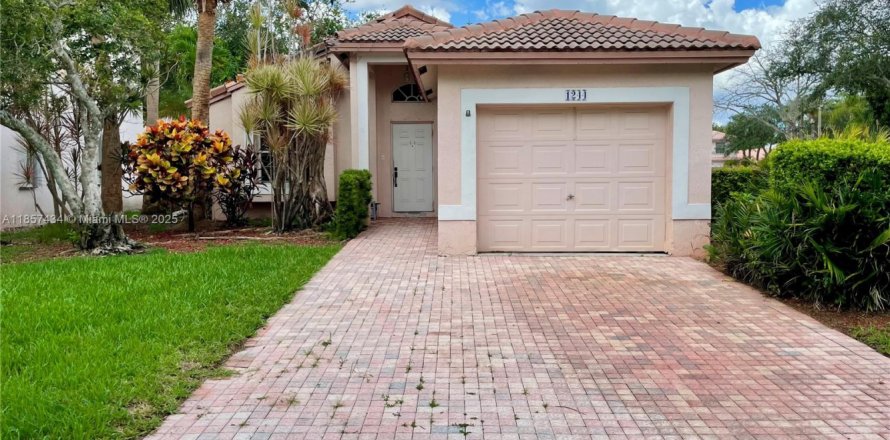 Villa ou maison à Pembroke Pines, Floride 3 chambres, 131.55 m2 № 1882594