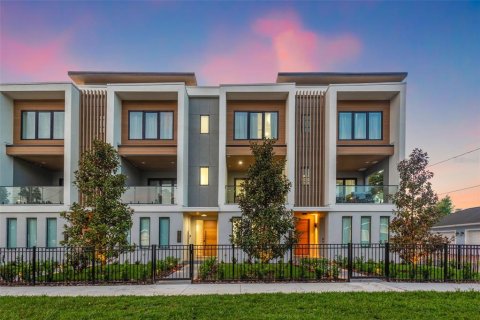 Adosado en alquiler en Tampa, Florida, 4 dormitorios, 220.92 m2 № 1870275 - foto 19