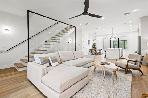 Adosado en alquiler en Tampa, Florida, 4 dormitorios, 220.92 m2 № 1870275 - foto 3