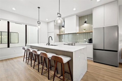 Adosado en alquiler en Tampa, Florida, 4 dormitorios, 220.92 m2 № 1870275 - foto 4