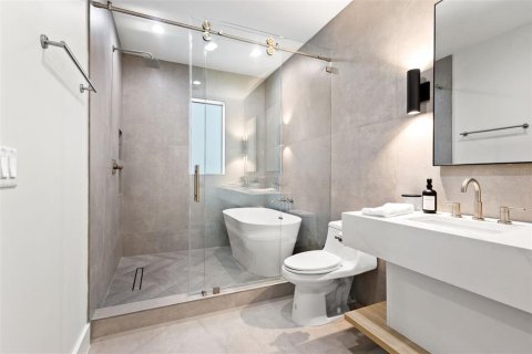 Adosado en alquiler en Tampa, Florida, 4 dormitorios, 220.92 m2 № 1870275 - foto 10