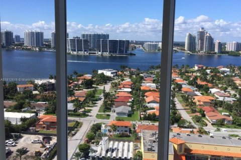 Condo in Sunny Isles Beach, Florida, 2 bedrooms № 1759143 - photo 6