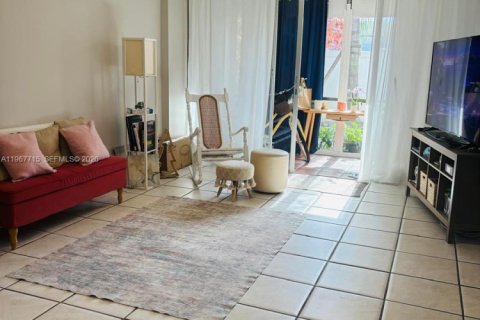 Condominio en venta en Oakland Park, Florida, 2 dormitorios, 90.58 m2 № 2029753 - foto 13