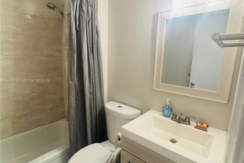 Condominio en venta en Oakland Park, Florida, 2 dormitorios, 90.58 m2 № 2029753 - foto 19