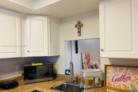 Condominio en venta en Oakland Park, Florida, 2 dormitorios, 90.58 m2 № 2029753 - foto 9