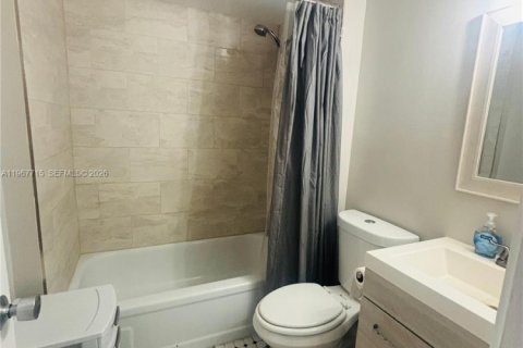 Condominio en venta en Oakland Park, Florida, 2 dormitorios, 90.58 m2 № 2029753 - foto 15