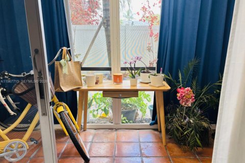 Condominio en venta en Oakland Park, Florida, 2 dormitorios, 90.58 m2 № 2029753 - foto 3