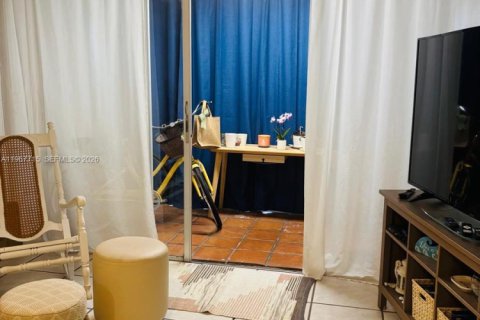 Condominio en venta en Oakland Park, Florida, 2 dormitorios, 90.58 m2 № 2029753 - foto 10