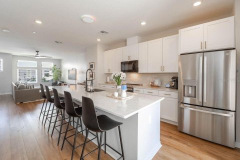 Townhouse in Orlando, Florida 3 bedrooms, 185.62 sq.m. № 2199821 - photo 3