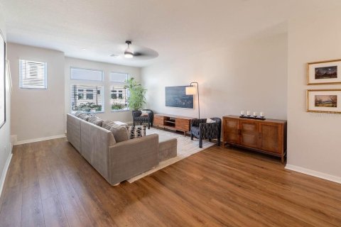 Townhouse in Orlando, Florida 3 bedrooms, 185.62 sq.m. № 2199821 - photo 5