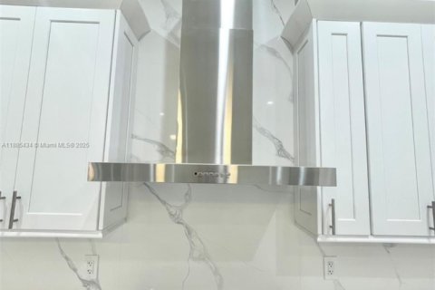 House in Port St. Lucie, Florida 4 bedrooms, 213.68 sq.m. № 1978908 - photo 15