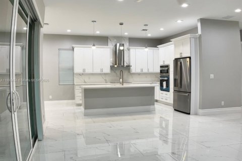 House in Port St. Lucie, Florida 4 bedrooms, 213.68 sq.m. № 1978908 - photo 16