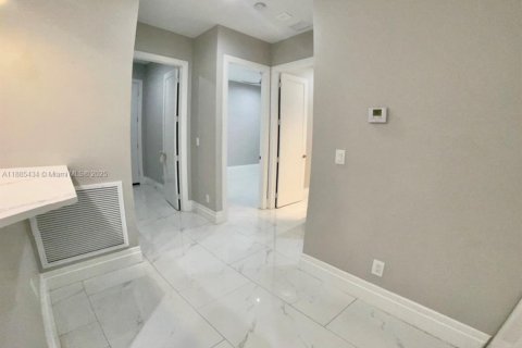 House in Port St. Lucie, Florida 4 bedrooms, 213.68 sq.m. № 1978908 - photo 28