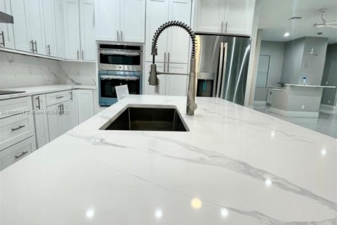 House in Port St. Lucie, Florida 4 bedrooms, 213.68 sq.m. № 1978908 - photo 13