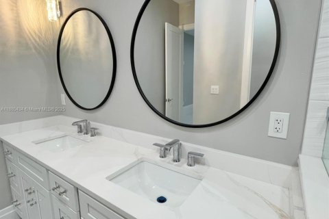 House in Port St. Lucie, Florida 4 bedrooms, 213.68 sq.m. № 1978908 - photo 22