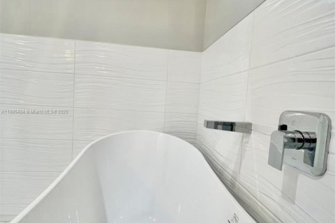 House in Port St. Lucie, Florida 4 bedrooms, 213.68 sq.m. № 1978908 - photo 21