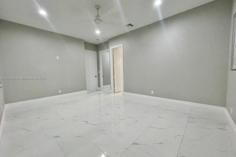 House in Port St. Lucie, Florida 4 bedrooms, 213.68 sq.m. № 1978908 - photo 17