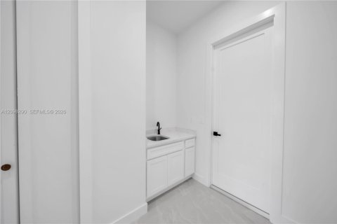 House in Lehigh Acres, Florida 3 bedrooms № 2400525 - photo 24