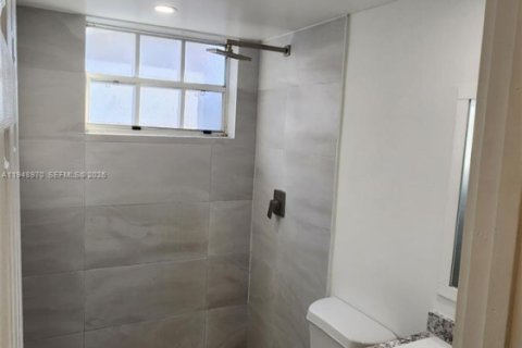 Снять в аренду квартиру в Майами, Флорида 2 спальни, 74.69м2, № 2004725 - фото 11