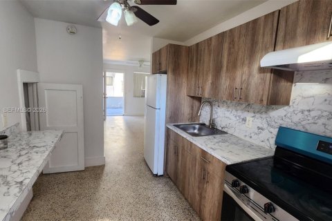 Снять в аренду квартиру в Майами, Флорида 2 спальни, 74.69м2, № 2004725 - фото 7