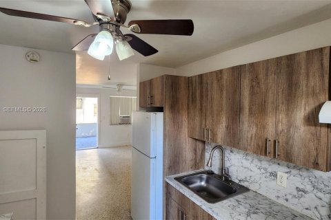 Снять в аренду квартиру в Майами, Флорида 2 спальни, 74.69м2, № 2004725 - фото 9