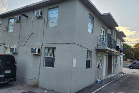 Снять в аренду квартиру в Майами, Флорида 2 спальни, 74.69м2, № 2004725 - фото 14