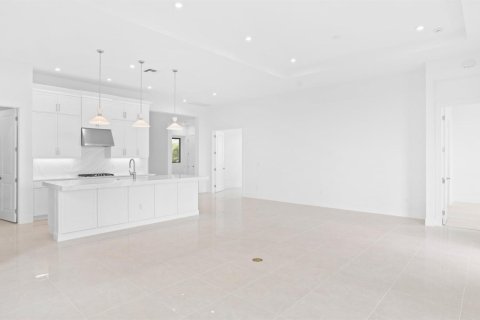 House in Palm Beach Gardens, Florida 4 bedrooms, 231.88 sq.m. № 2253641 - photo 13