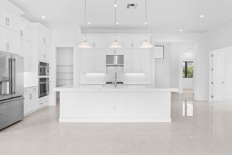 House in Palm Beach Gardens, Florida 4 bedrooms, 231.88 sq.m. № 2253641 - photo 10