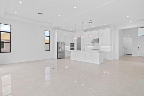House in Palm Beach Gardens, Florida 4 bedrooms, 231.88 sq.m. № 2253641 - photo 9