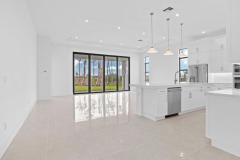 House in Palm Beach Gardens, Florida 4 bedrooms, 231.88 sq.m. № 2253641 - photo 5