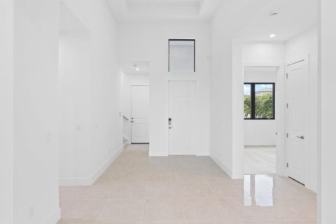 House in Palm Beach Gardens, Florida 4 bedrooms, 231.88 sq.m. № 2253641 - photo 4